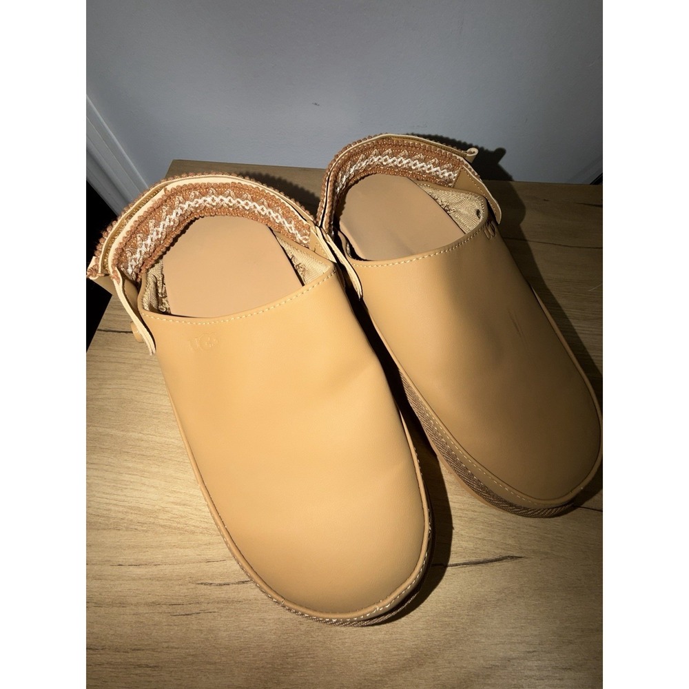 Women's UGG Goldenstar UGGBRAID SHEEPSKIN CLOG NWOB SZ 7 Z